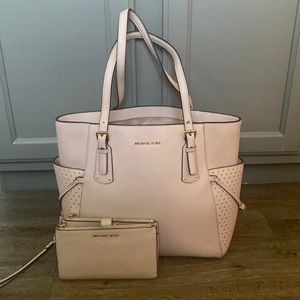 Michael Kors Handbags Blush Pink